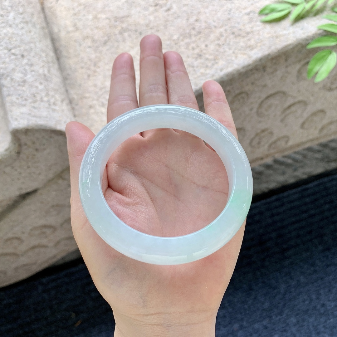 正圈59 60，圈口60.4/12.1/10，编码AD051309，细糯飘绿，水润，种老，细腻，无裂