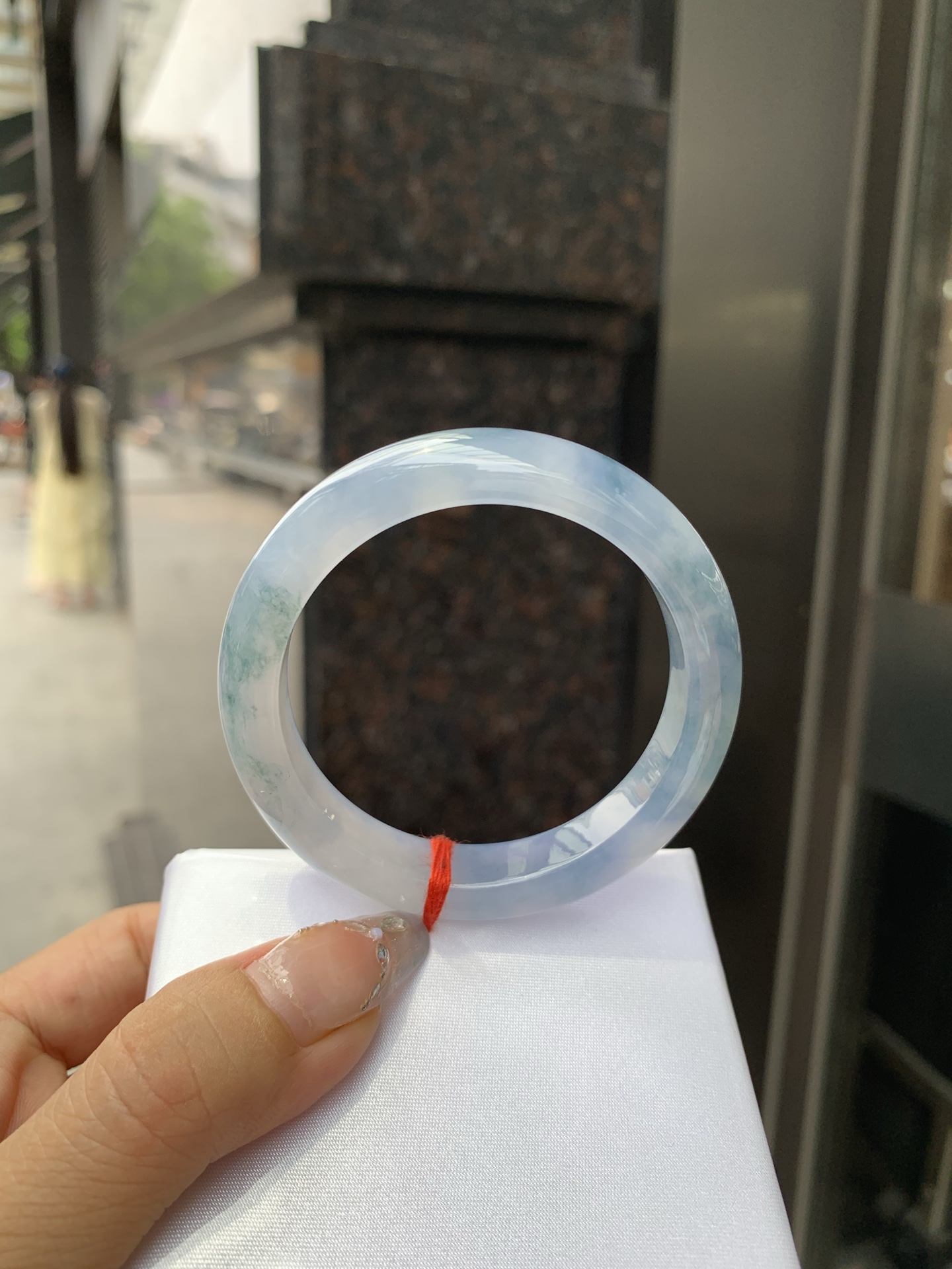 冰莫奈正圈 50-7.6-10.2 0512-563-9866 打灯细纹加棉线，底妆冰润细腻，浓郁满色，仿佛莫奈笔下的鸢尾花丛一同盛放，一脚踏入春天的感觉，见光不失色