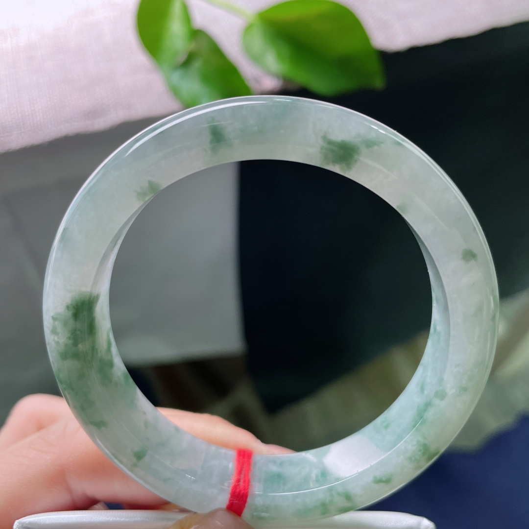 56.1/12.7/8.7飘花正圈，水润细腻，繁花似锦，贵气，有纹，ss52373a