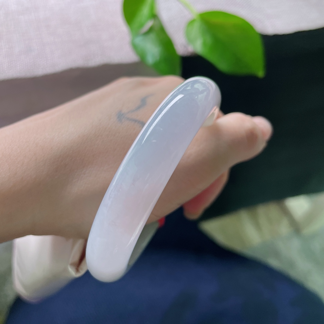 57.5/12.6/8.4，淡紫淡绿正圈，水头好，种老，温柔仙美，一镯两戴，无裂，ss51298a