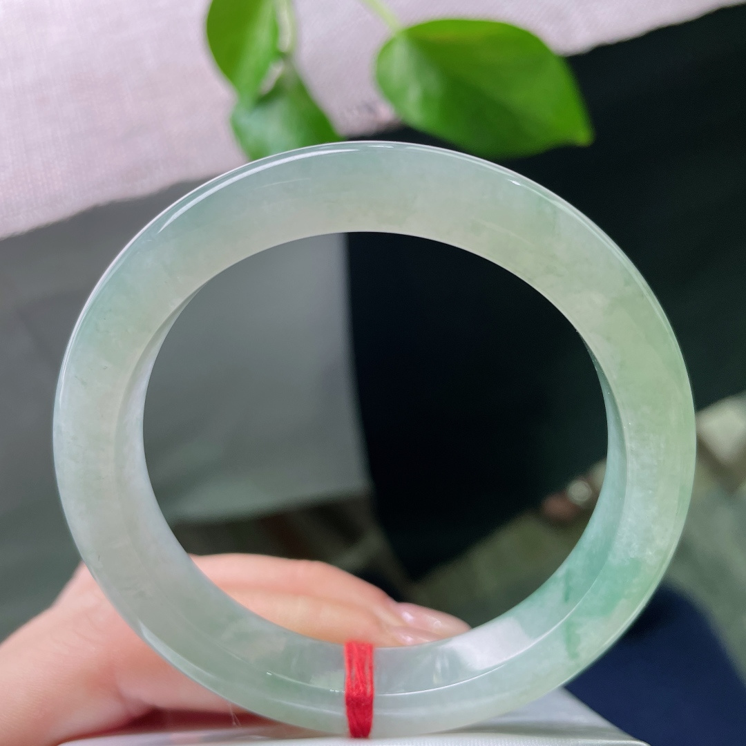56.8/10.9/8.6，浅绿底正圈，清润通透，种老，一抹飘花意境唯美，无裂，ss52312a