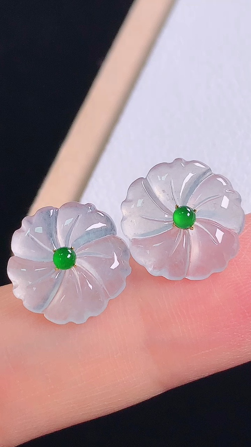 ️18K冰种花朵耳钉，无裂，尺寸:11.6-2.5mm