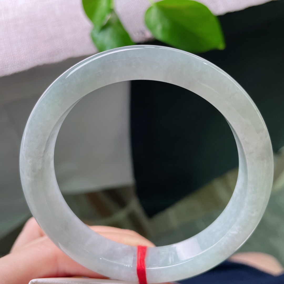62.7/12.7/8.5，淡绿底正圈，温柔素雅，水头好，种老，百搭，大圈口，无裂，ss52103a
