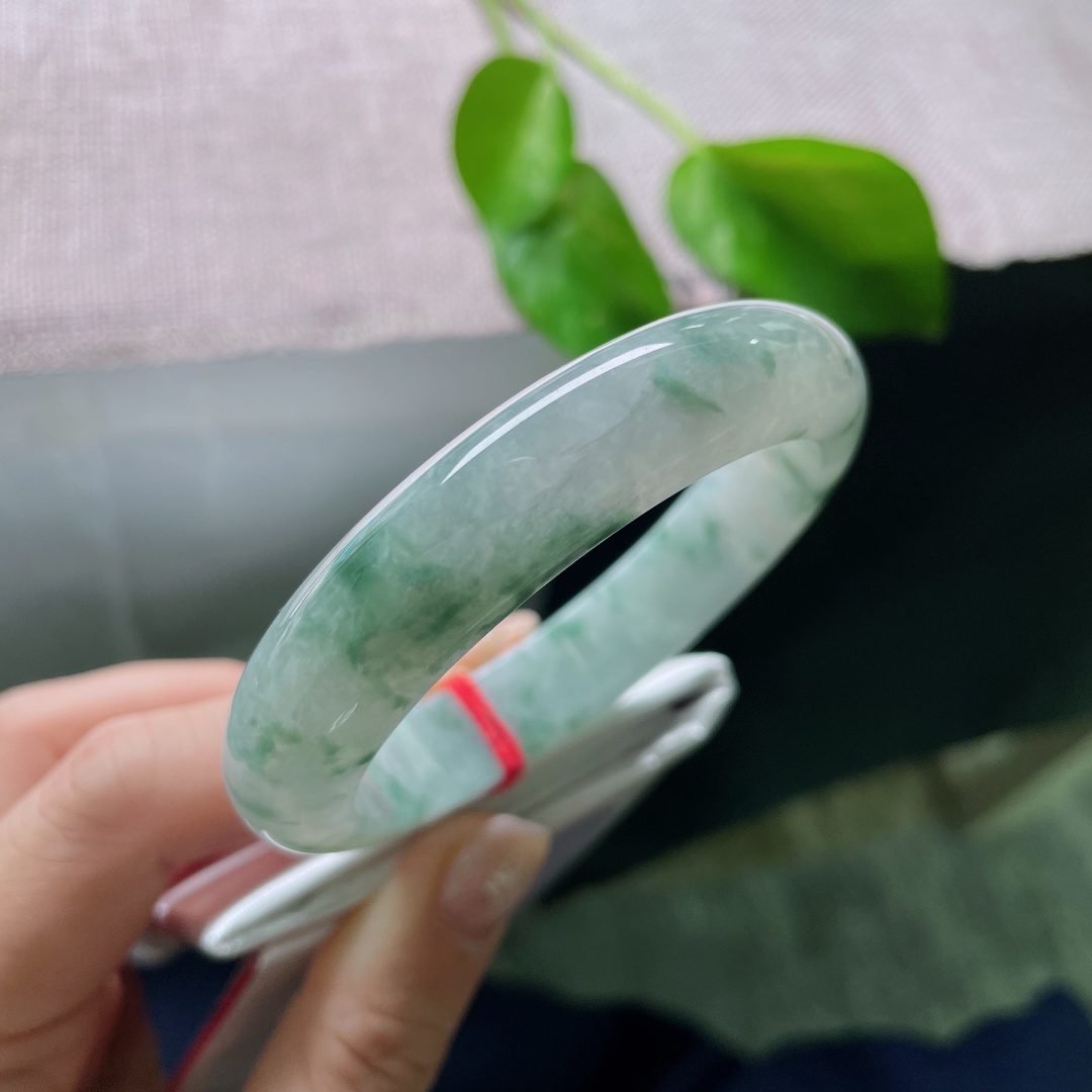 56.1/12.7/8.7飘花正圈，水润细腻，繁花似锦，贵气，有纹，ss52373a