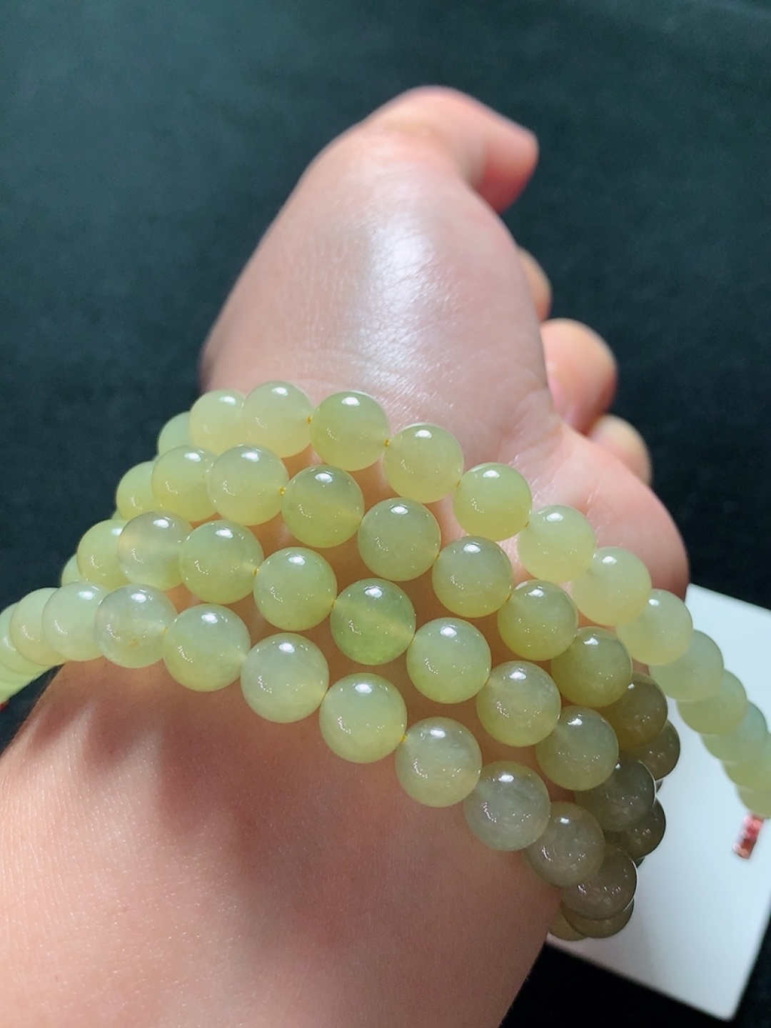 ️冰种黄翡珠链，种老水头好，又冰又润，色艳，饱满漂亮大气，尺寸：8mm86粒