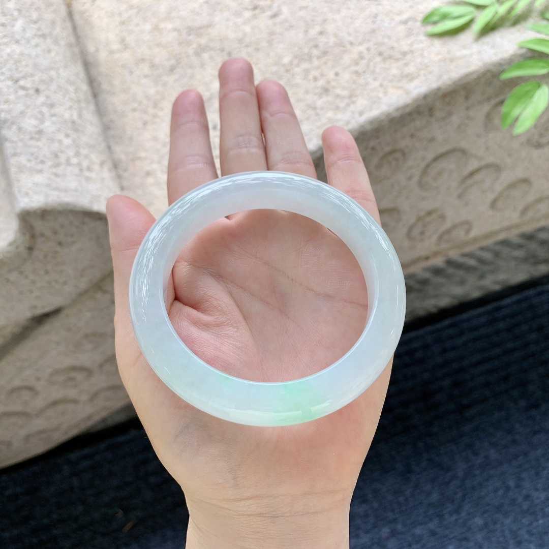 正圈59 60，圈口60.4/12.1/10，编码AD051309，细糯飘绿，水润，种老，细腻，无裂