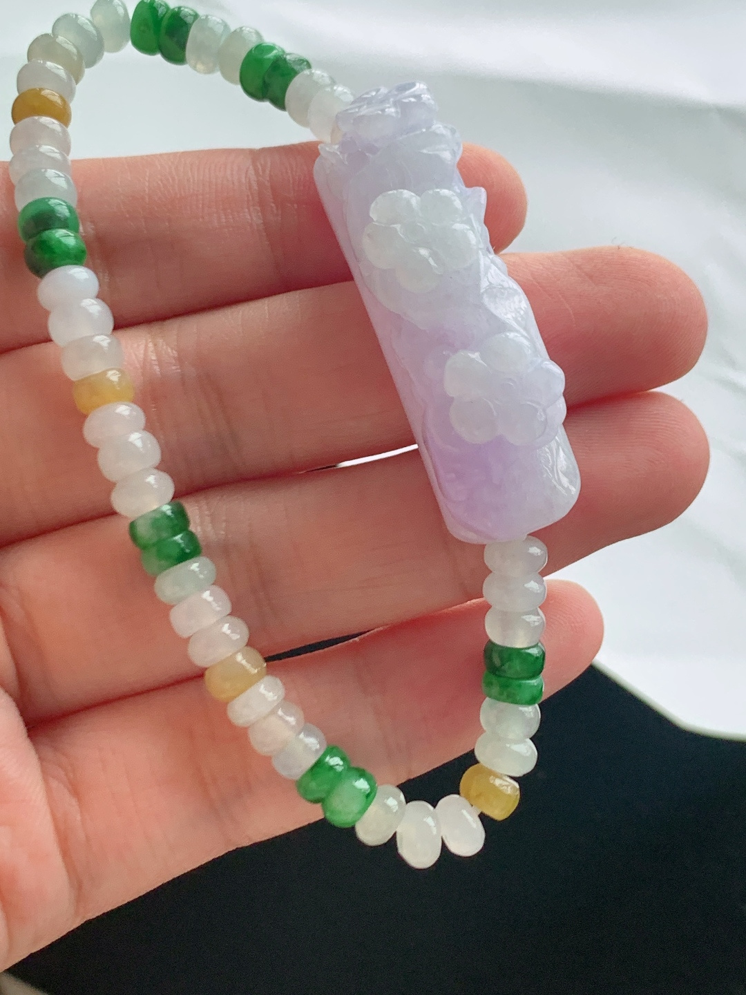 雕花手牌，紫韵柔美雕工精致，三彩串珠古韵生香 自然光拍摄