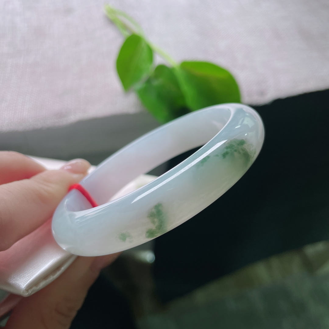 57（51）/12.3/7.6飘花贵妃，微微紫底，韵味十足，花色灵动飘逸，无裂，ss55102a