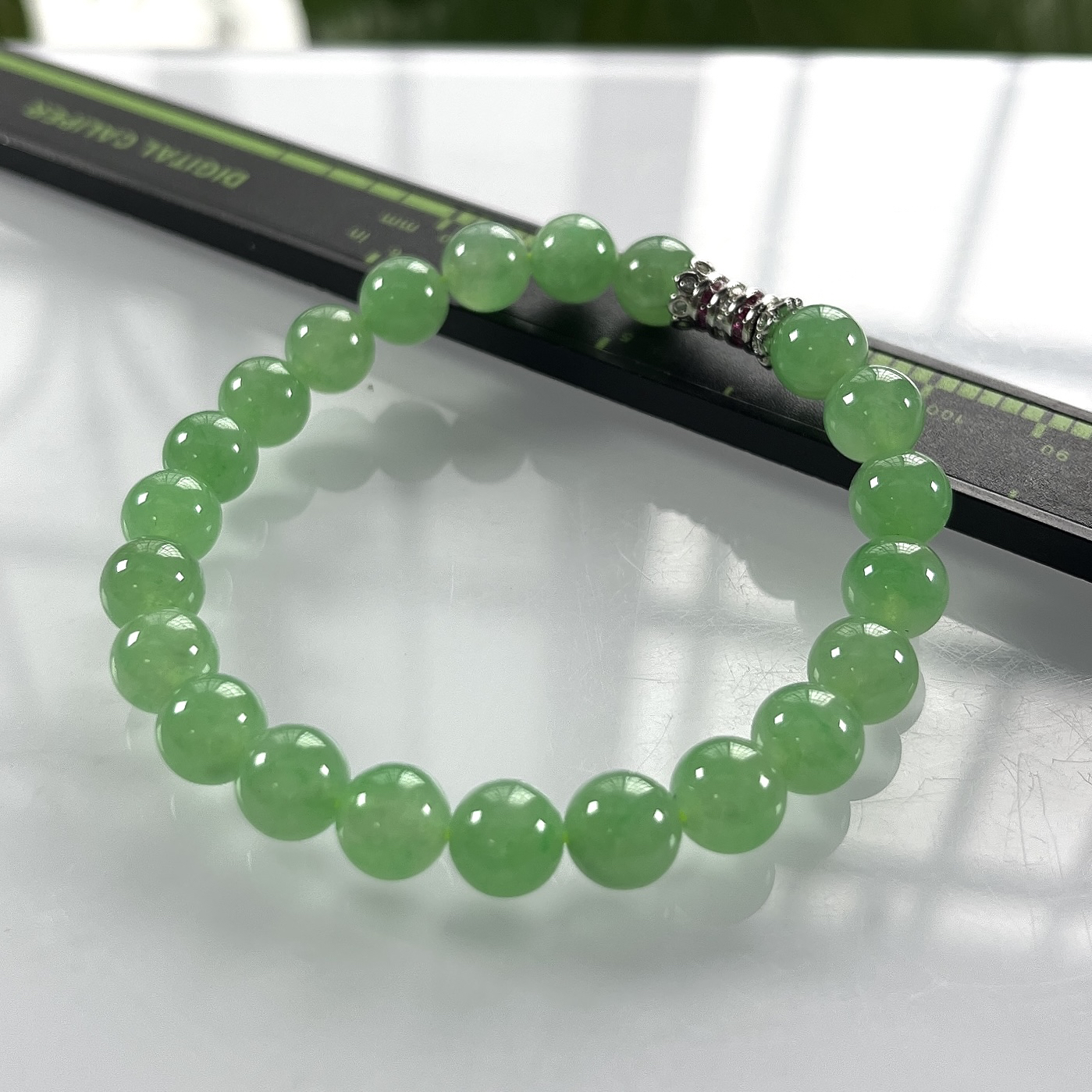 收藏级别，缅甸天然翡翠A货，卡8冰种起胶满绿晴阳绿圆珠手串手链，尺寸：8mm/22颗，长度185mm，重量：20.89g