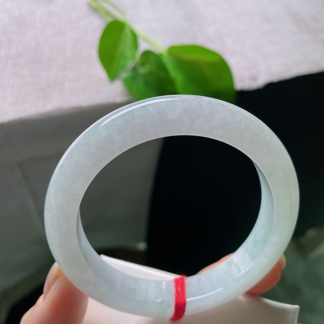 56.8/11.4/9，淡绿淡紫正圈，如薄荷初醒，香芋微甜。水头好，种老，无裂，ss50060a