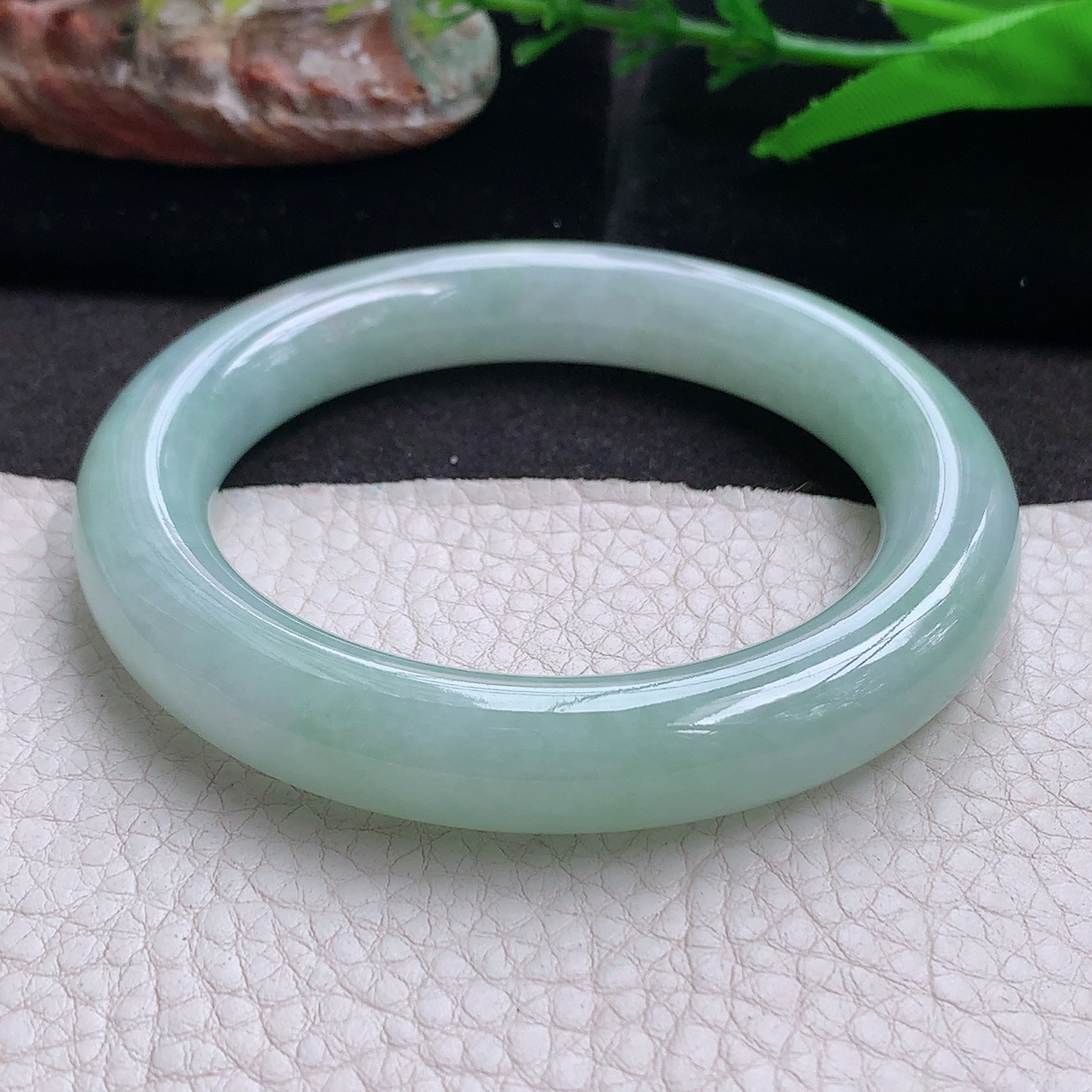 hh实拍56.5*11.3美人镯 缅甸翡翠a货玉手镯胶感甜绿圆条玉手环