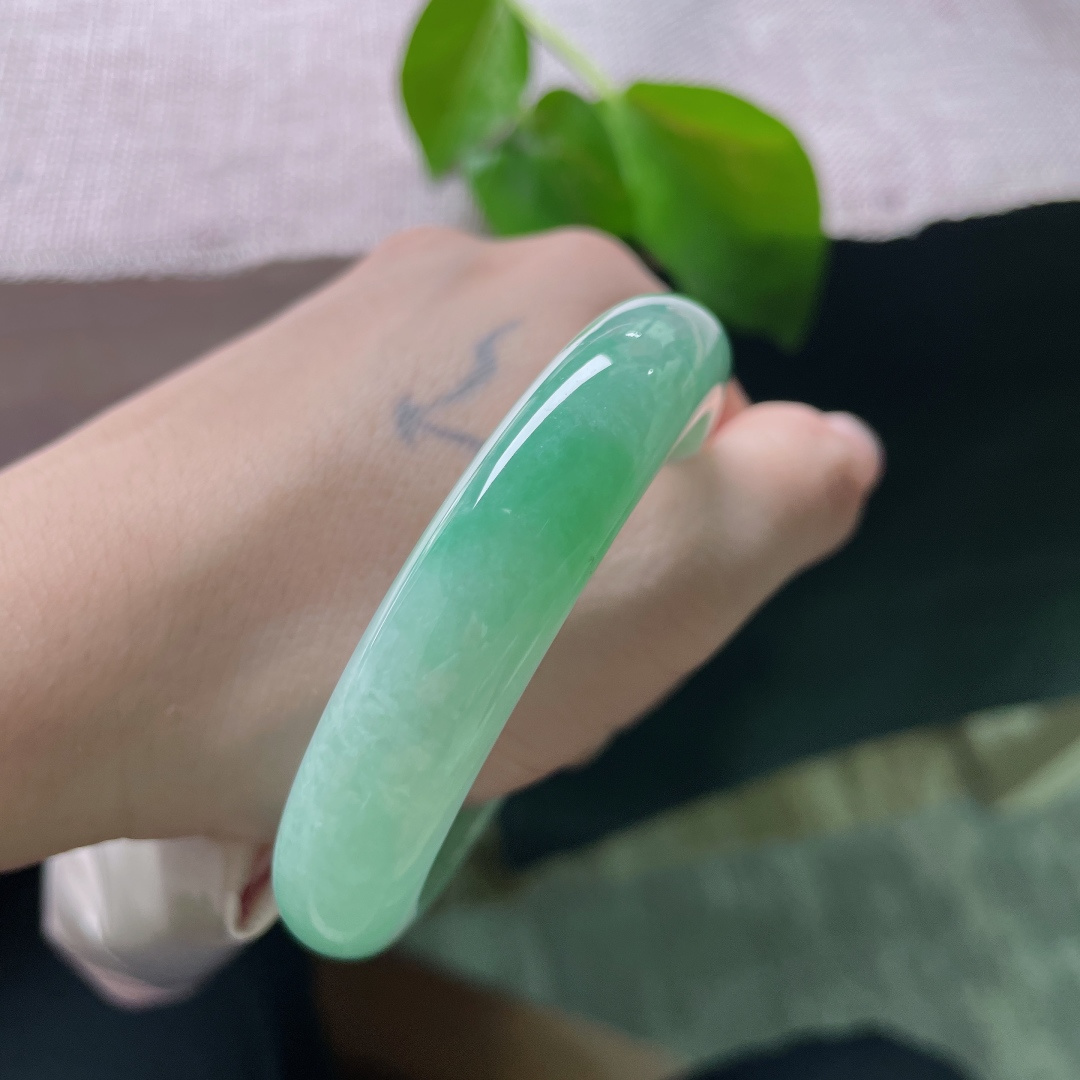 54/12.5/8.3，绿底正圈，种老，色艳，采菊东篱下，悠然见南山。无裂，ss52370a