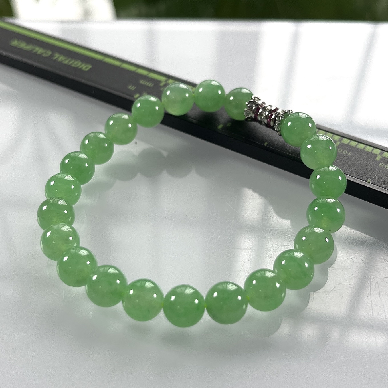 收藏级别，缅甸天然翡翠A货，卡8冰种起胶满绿晴阳绿圆珠手串手链，尺寸：8mm/22颗，长度185mm，重量：20.89g