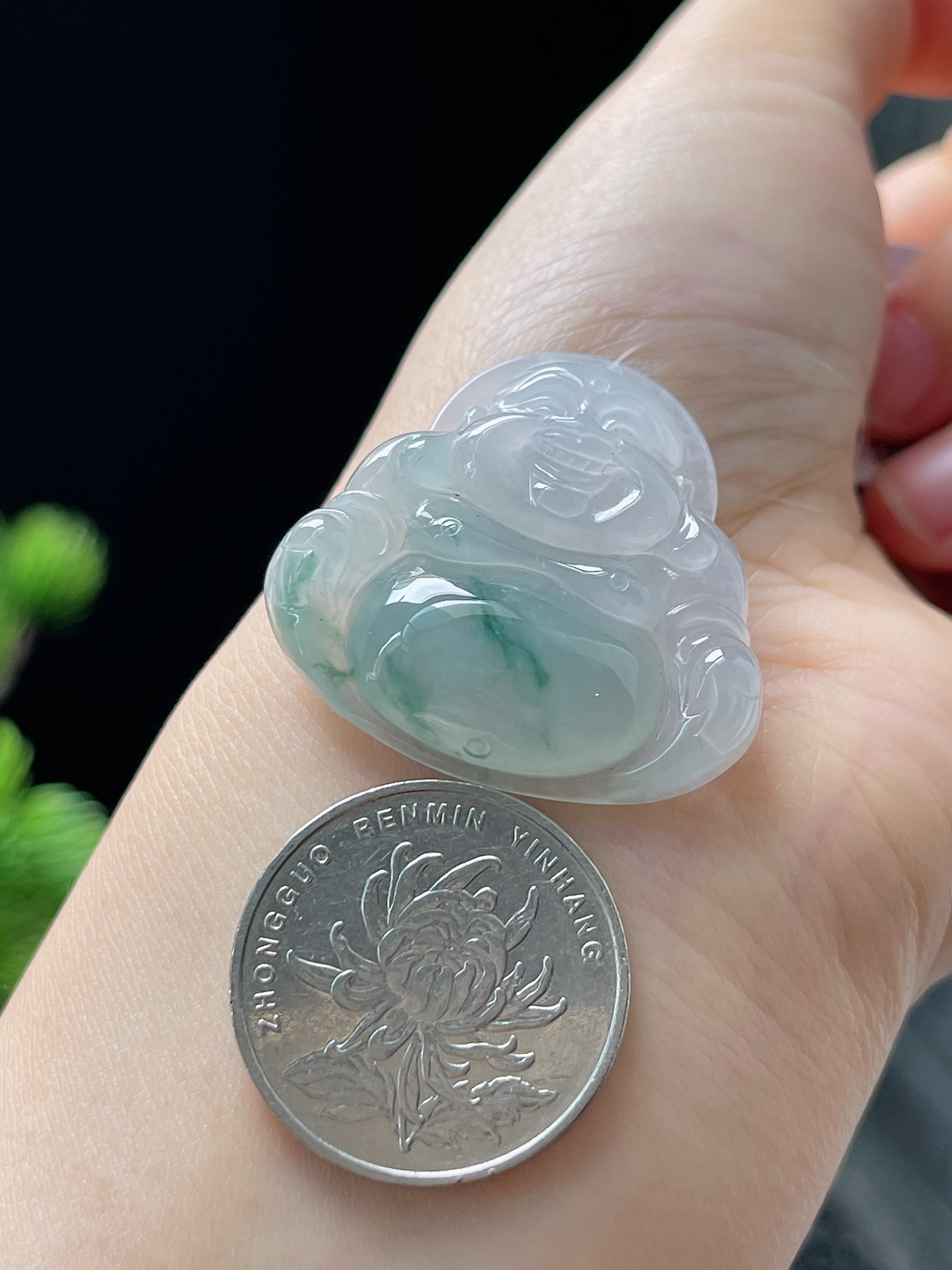 翡翠冰糯种飘绿吊坠