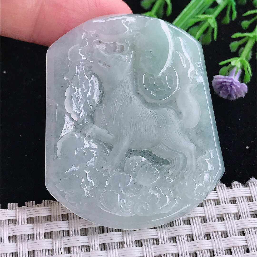 实拍A货翡翠52.8/44/5.8老坑冰胶水灵冰晴生肖狗吊坠翡翠玉牌旺财挂件