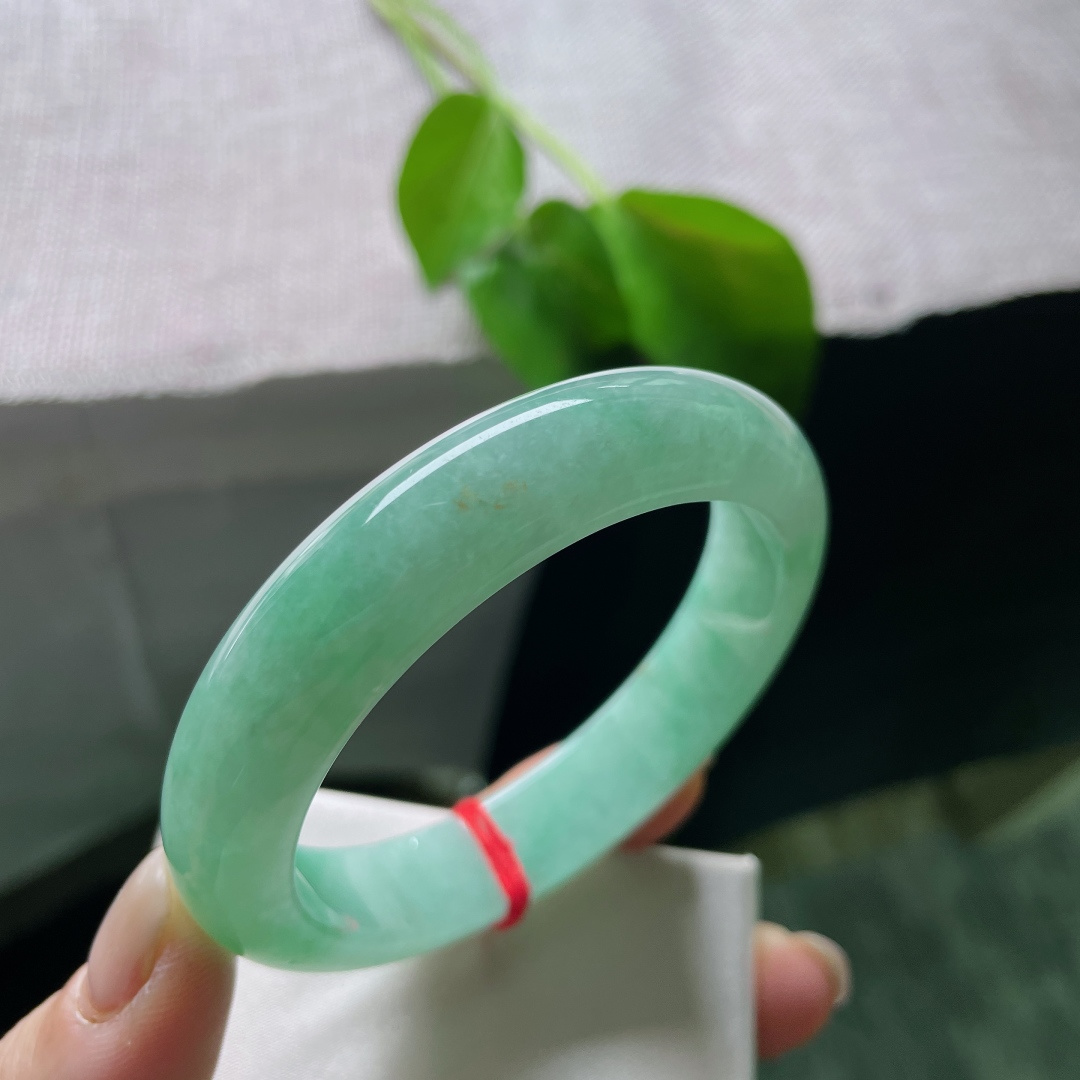 54/12.5/8.3，绿底正圈，种老，色艳，采菊东篱下，悠然见南山。无裂，ss52370a