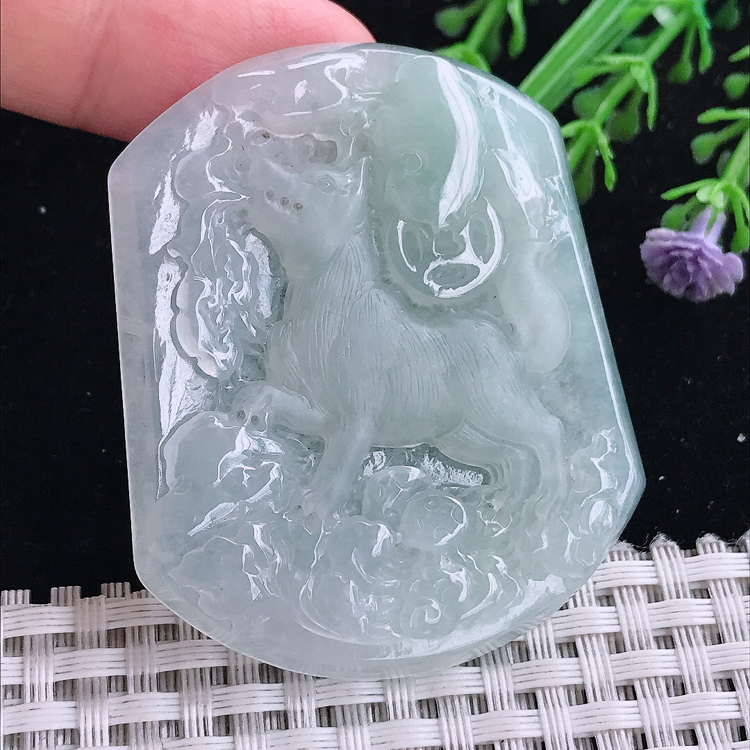 实拍A货翡翠52.8/44/5.8老坑冰胶水灵冰晴生肖狗吊坠翡翠玉牌旺财挂件