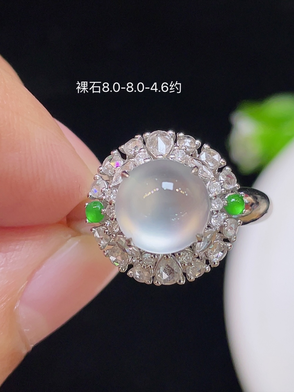 大件饱满，通透水润，玉质细腻，翠色鲜艳，18k金奢华钻石镶嵌️，8.0-8.0-4.6