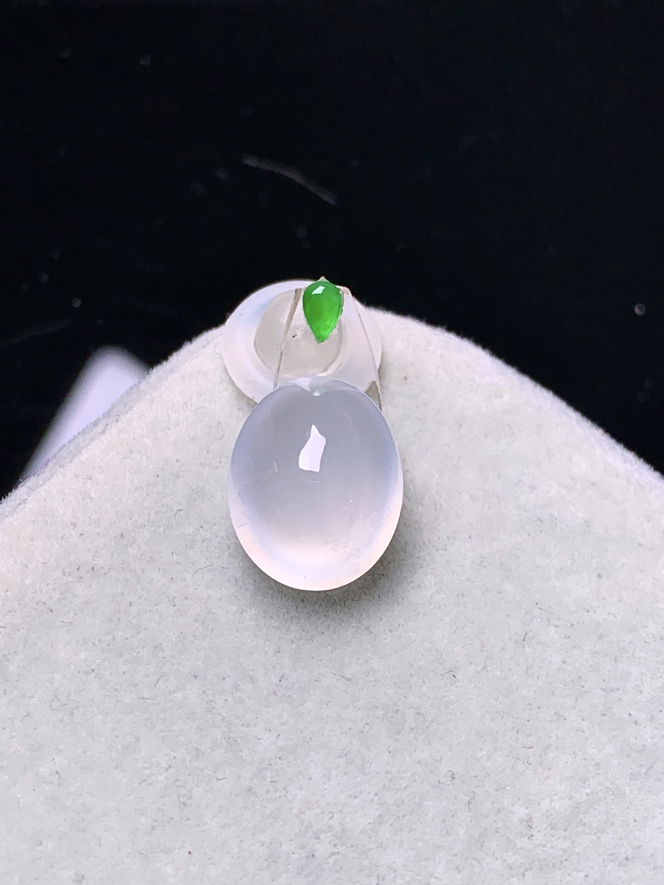 镶嵌款 冰种蛋面吊坠 玉质细腻 色泽艳丽清新 水润亮眼 整体尺寸11.5*9.2*6.5 2x