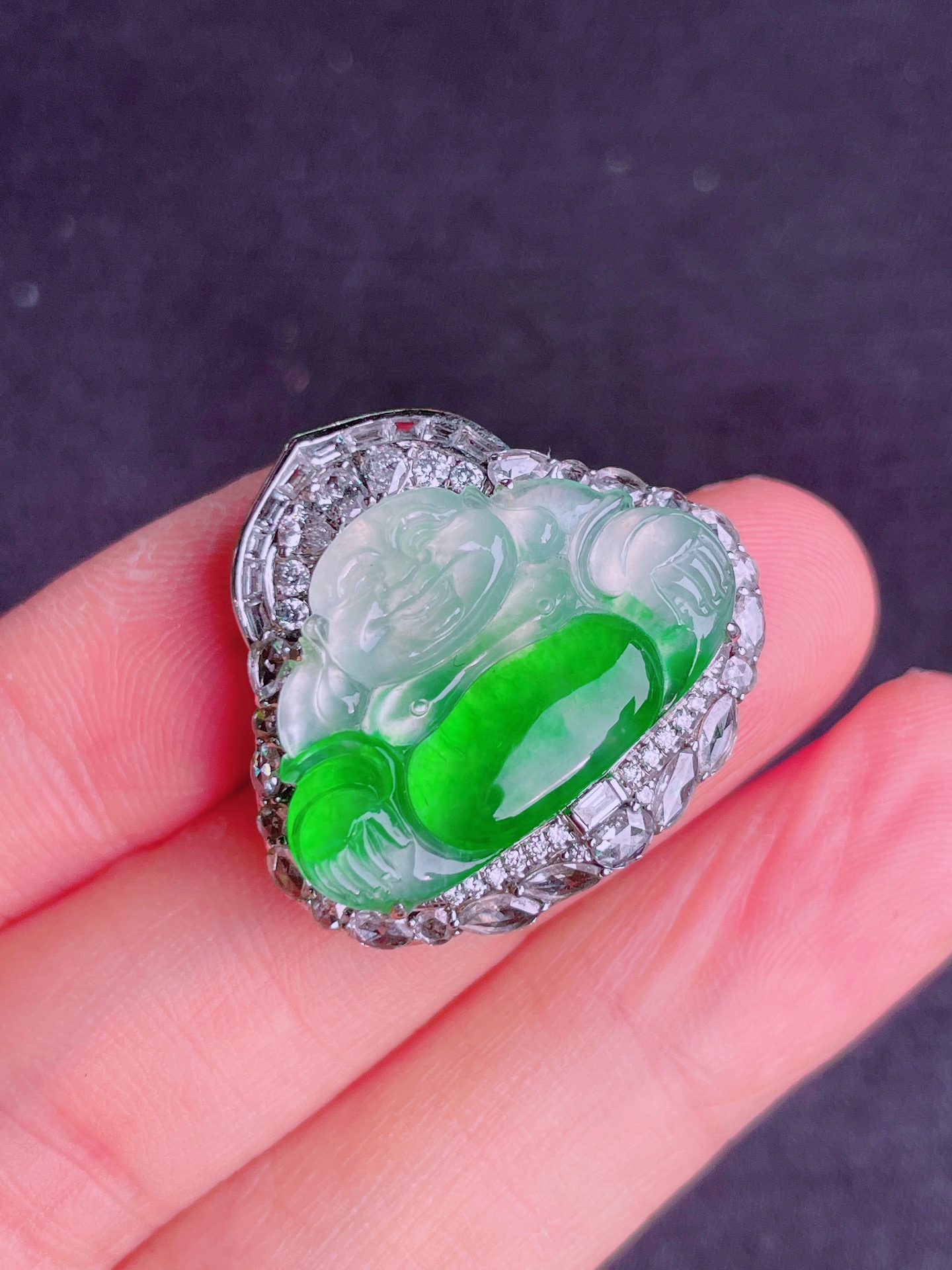 ️冰种绿佛公吊坠，晶莹剔透，新颖时尚，无裂，15.9-24/2