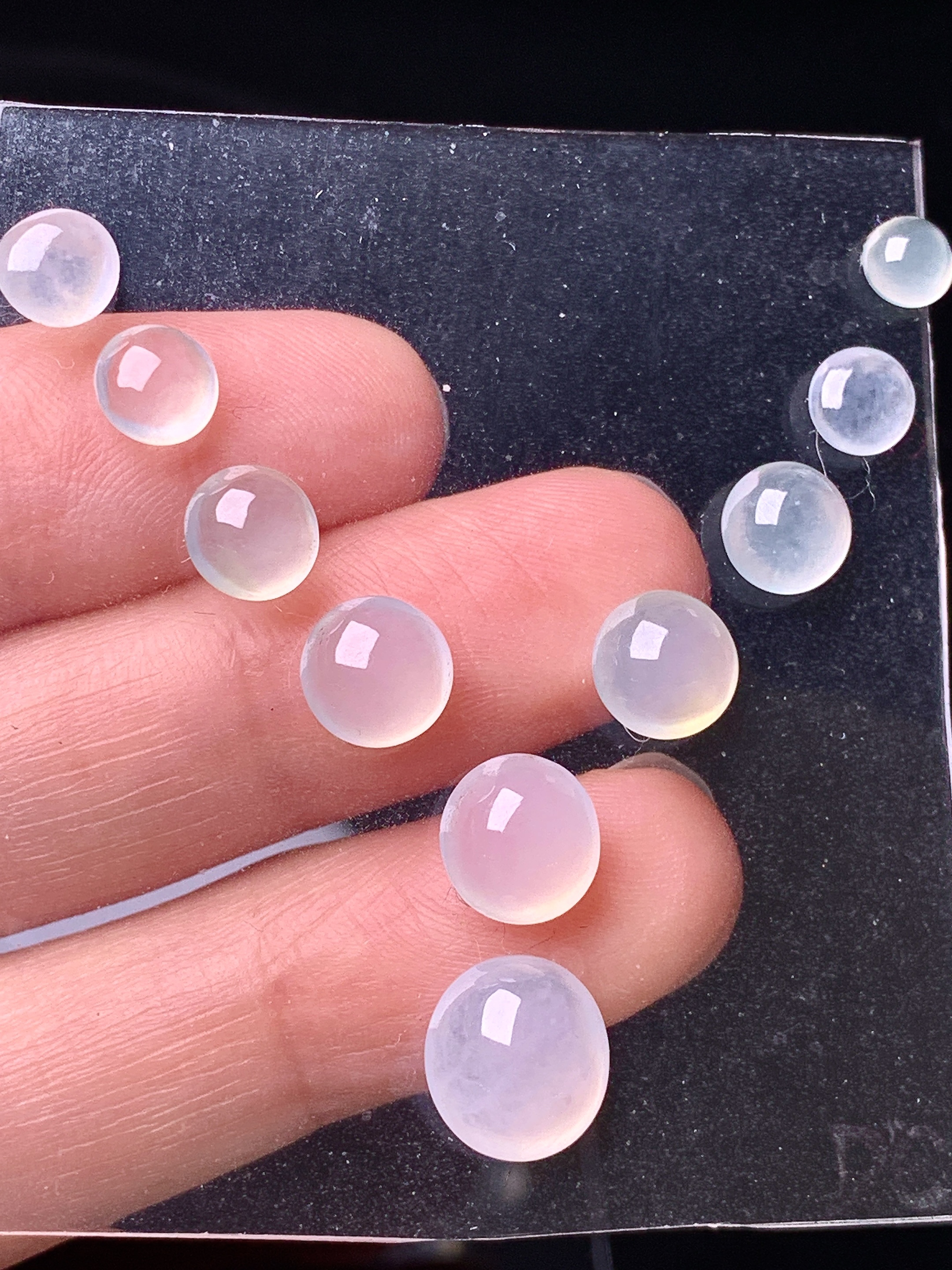 镶嵌款 冰种蛋面一手 玉质细腻 色泽艳丽清新 水润亮眼 整体尺寸9.2*8.6*4.8 2x