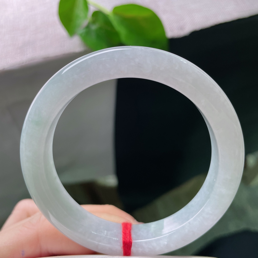 56.8/11.4/9，淡绿淡紫正圈，如薄荷初醒，香芋微甜。水头好，种老，无裂，ss50060a
