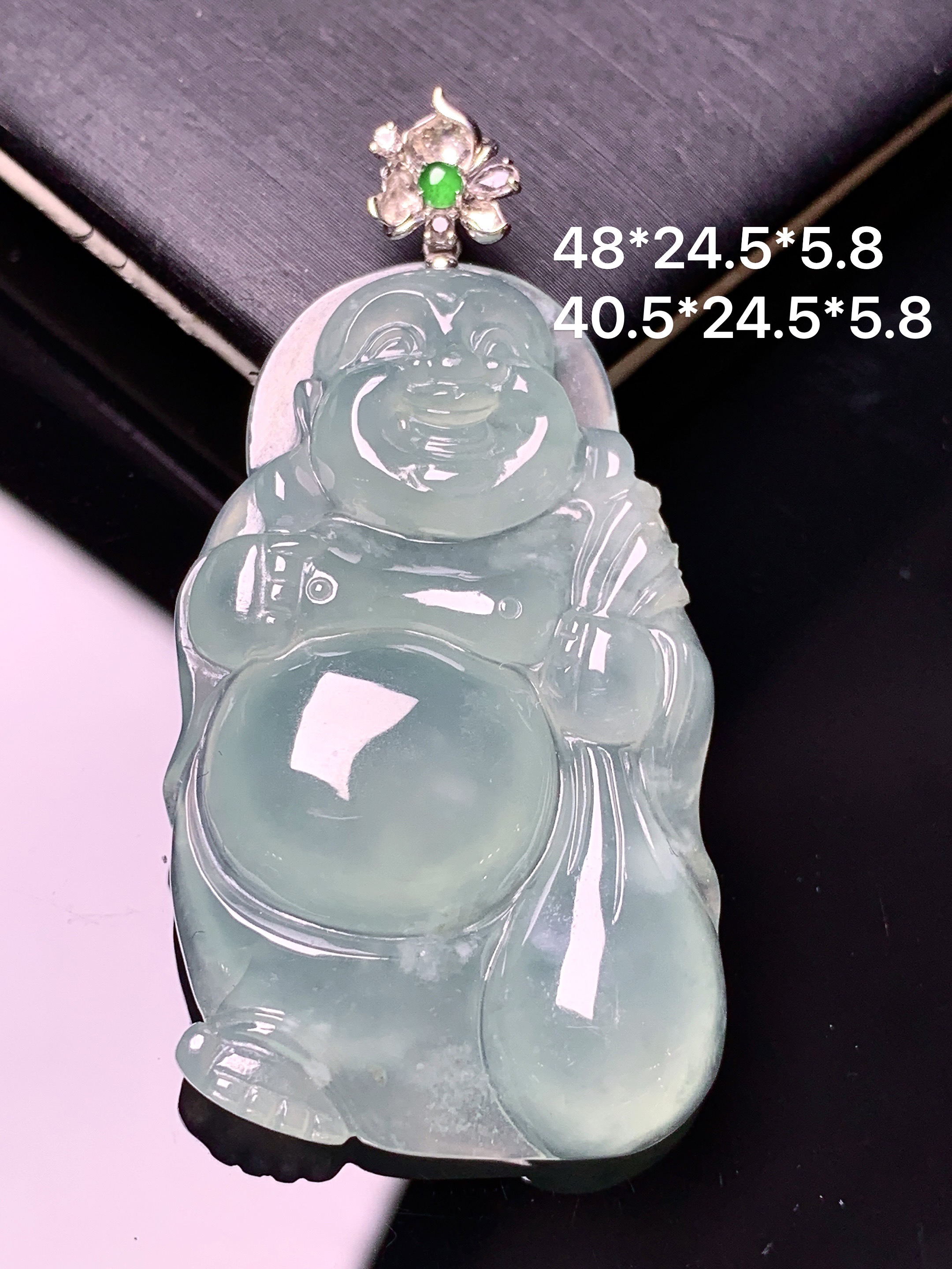 18k金镶嵌冰种佛公吊坠 玉质细腻 色泽艳丽清新 水润亮眼 整体尺寸48*24.5*5.8 c1