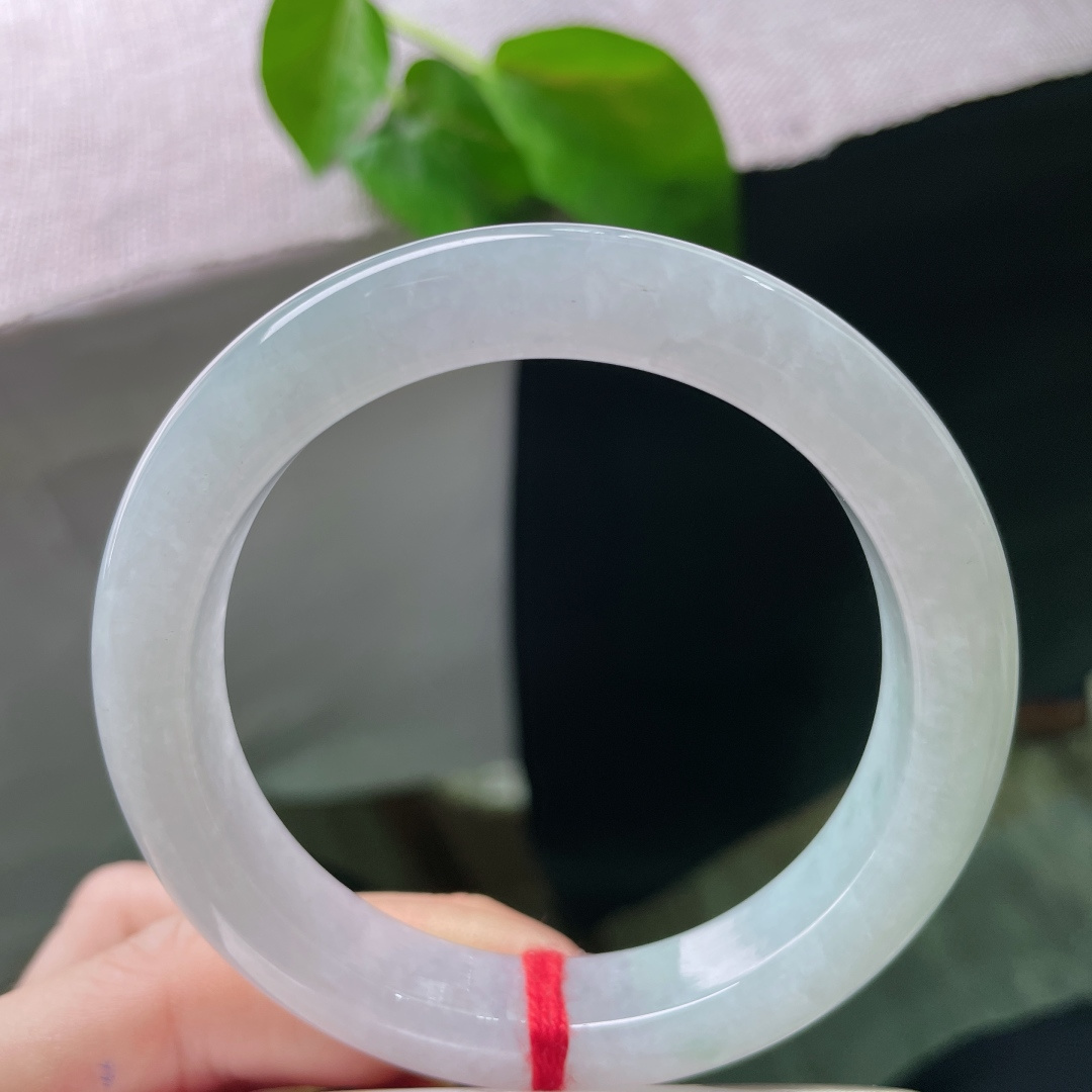 56.8/11.4/9，淡绿淡紫正圈，如薄荷初醒，香芋微甜。水头好，种老，无裂，ss50060a