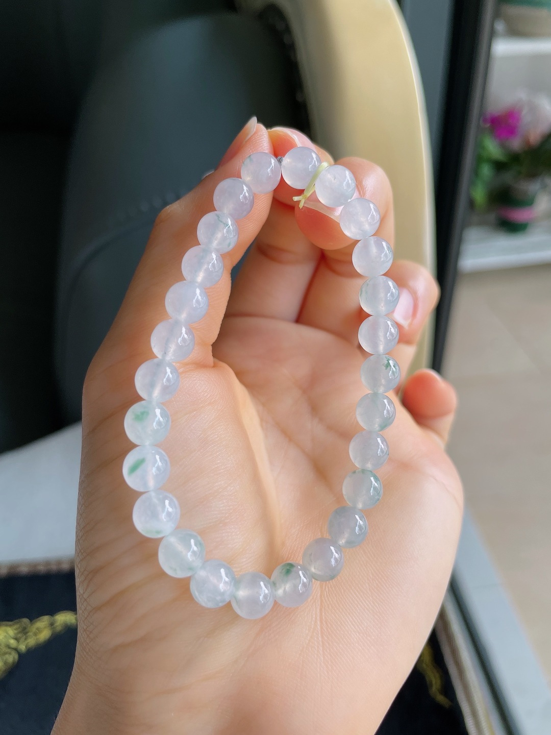 天然翡翠A货，冰飘花手串，尺寸：7mm。【编4103】