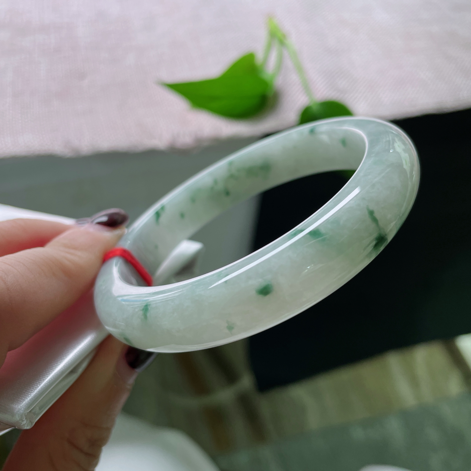 58.6/12.2/8，飘花正圈，花影摇曳，柔美动人，水润，灵动活泼，皮纹，ss52195a..