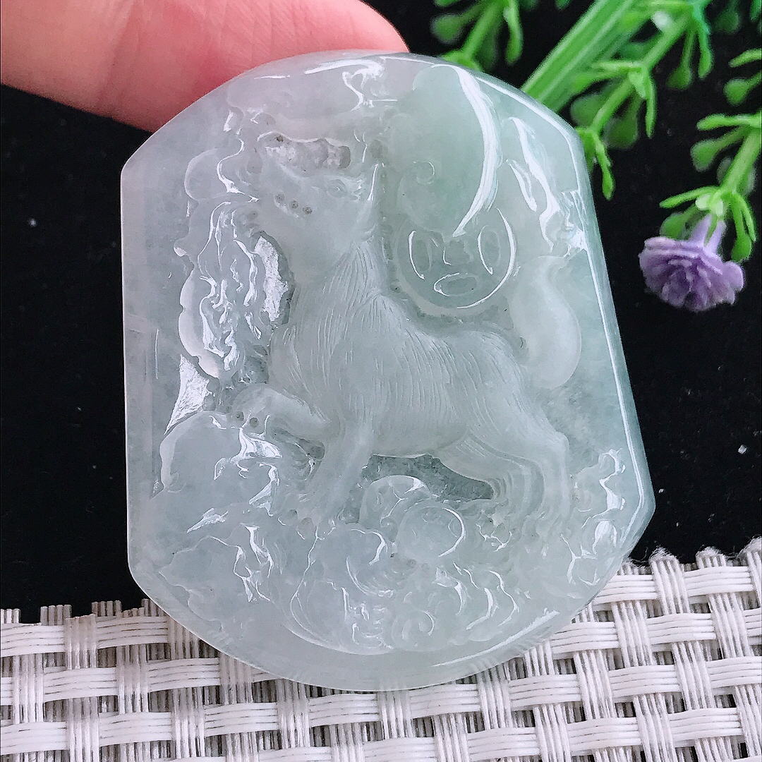 实拍A货翡翠52.8/44/5.8老坑冰胶水灵冰晴生肖狗吊坠翡翠玉牌旺财挂件