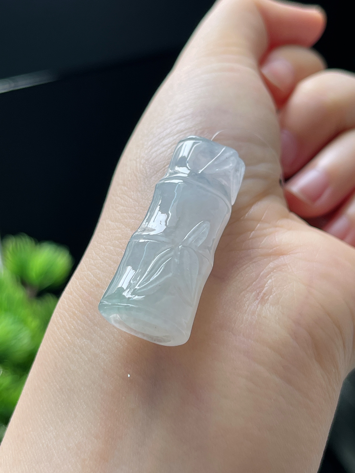 翡翠冰糯种白色节节高吊坠