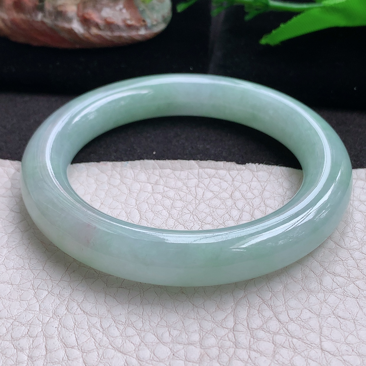 hh实拍56.5*11.3美人镯 缅甸翡翠a货玉手镯胶感甜绿圆条玉手环