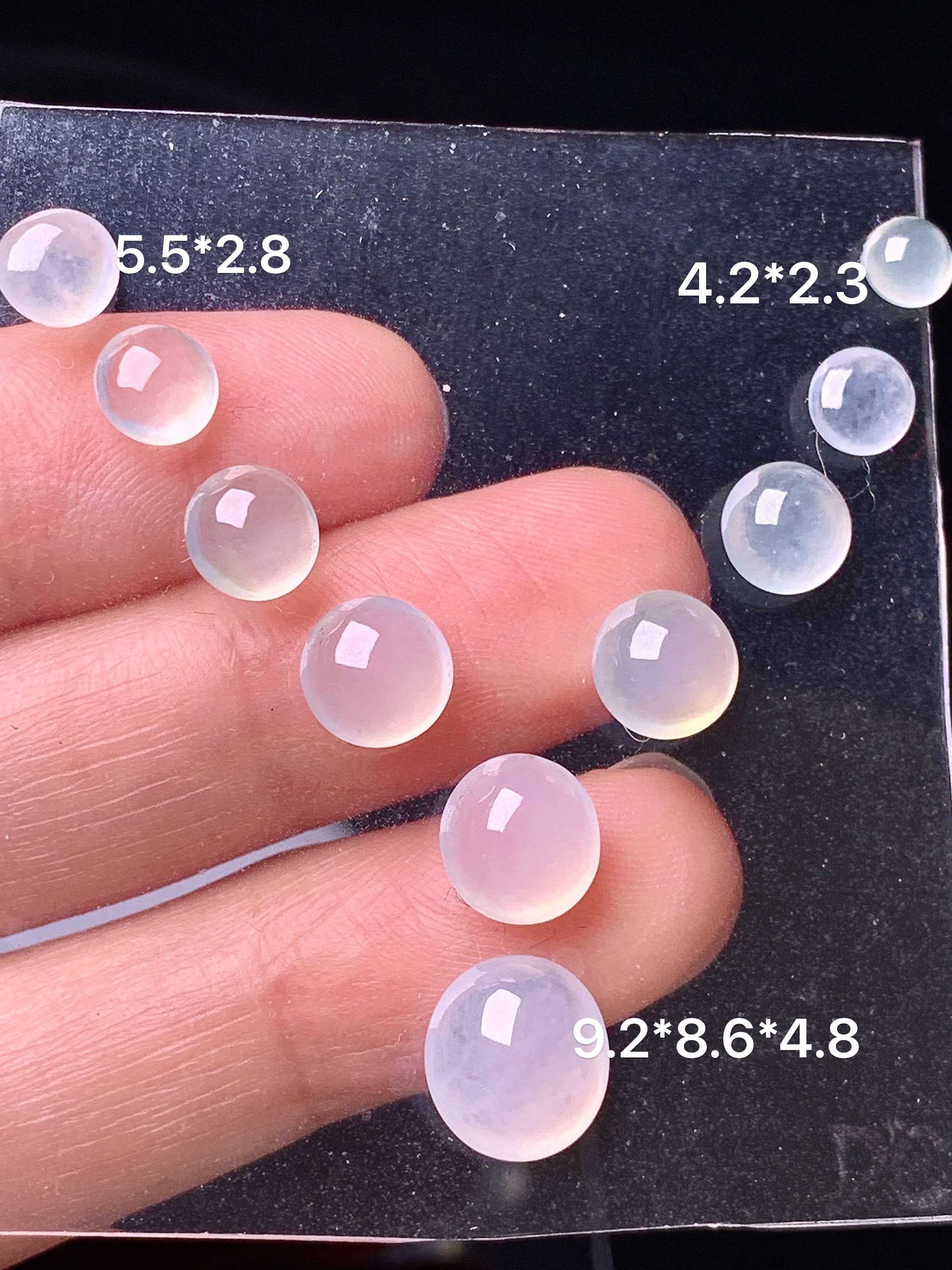 镶嵌款 冰种蛋面一手 玉质细腻 色泽艳丽清新 水润亮眼 整体尺寸9.2*8.6*4.8 2x