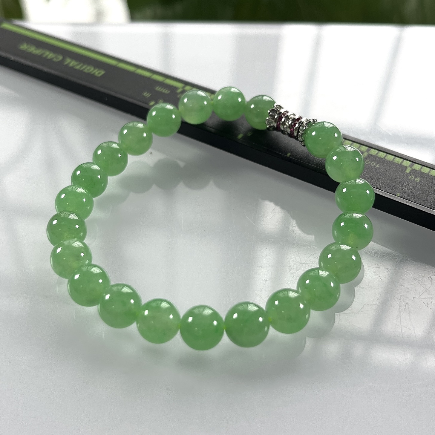 收藏级别，缅甸天然翡翠A货，卡8冰种起胶满绿晴阳绿圆珠手串手链，尺寸：8mm/22颗，长度185mm，重量：20.89g