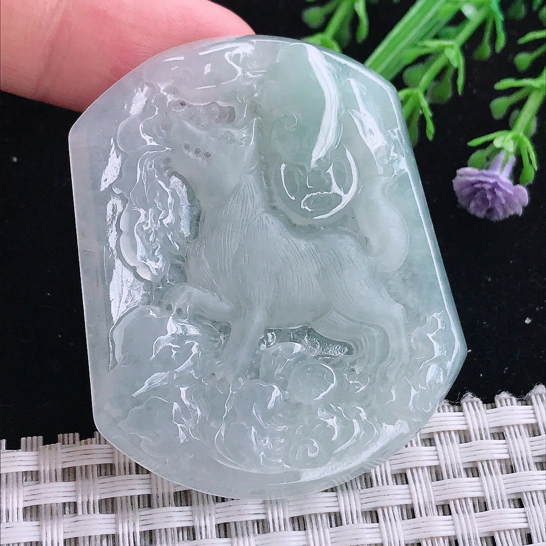 实拍A货翡翠52.8/44/5.8老坑冰胶水灵冰晴生肖狗吊坠翡翠玉牌旺财挂件