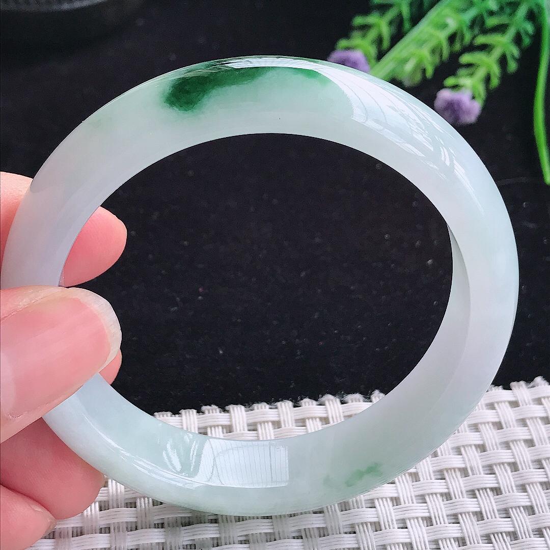 实拍a货翡翠56.5/14.1/8平安镯老坑精美冰润特色飘花手镯玉手镯