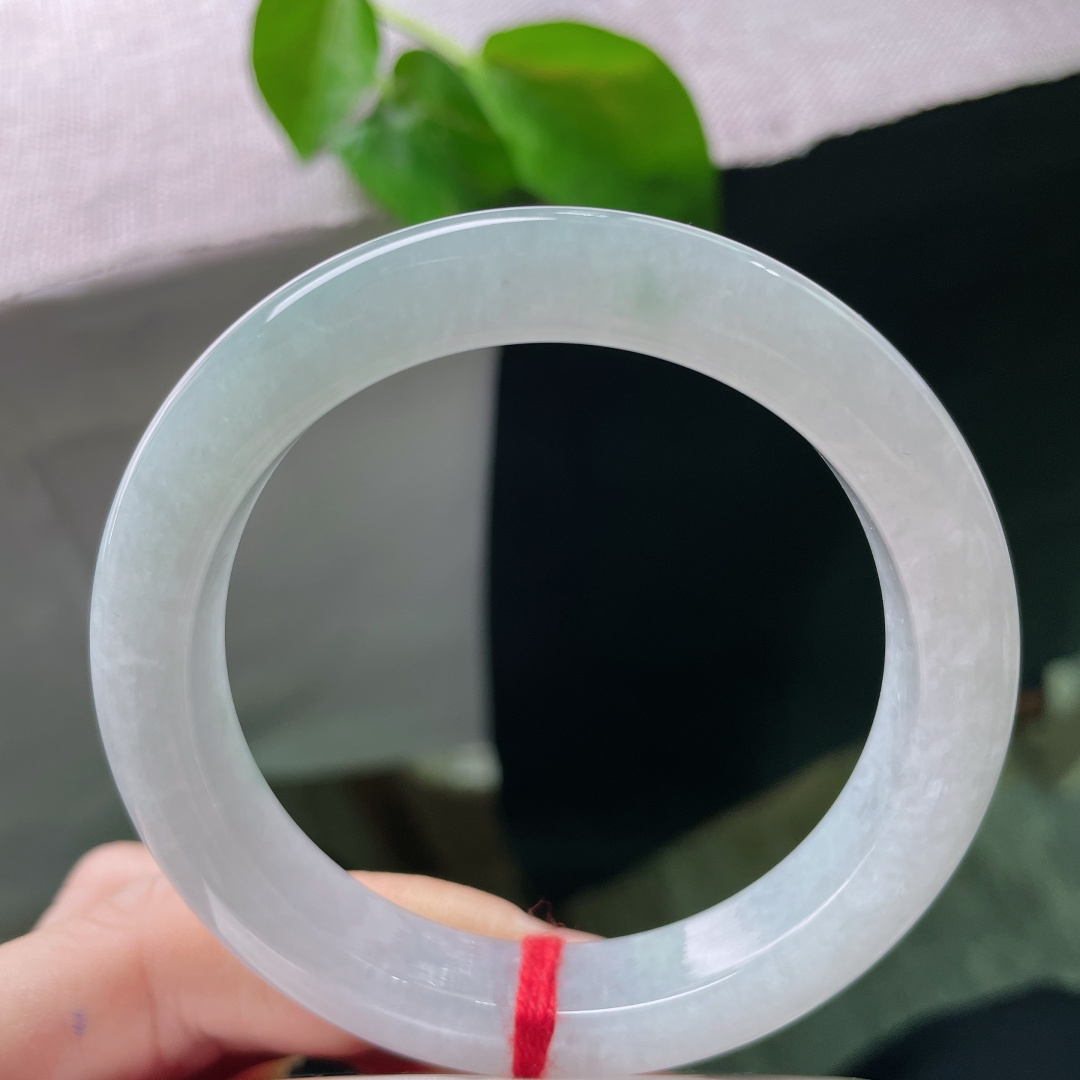 56.8/11.4/9，淡绿淡紫正圈，如薄荷初醒，香芋微甜。水头好，种老，无裂，ss50060a