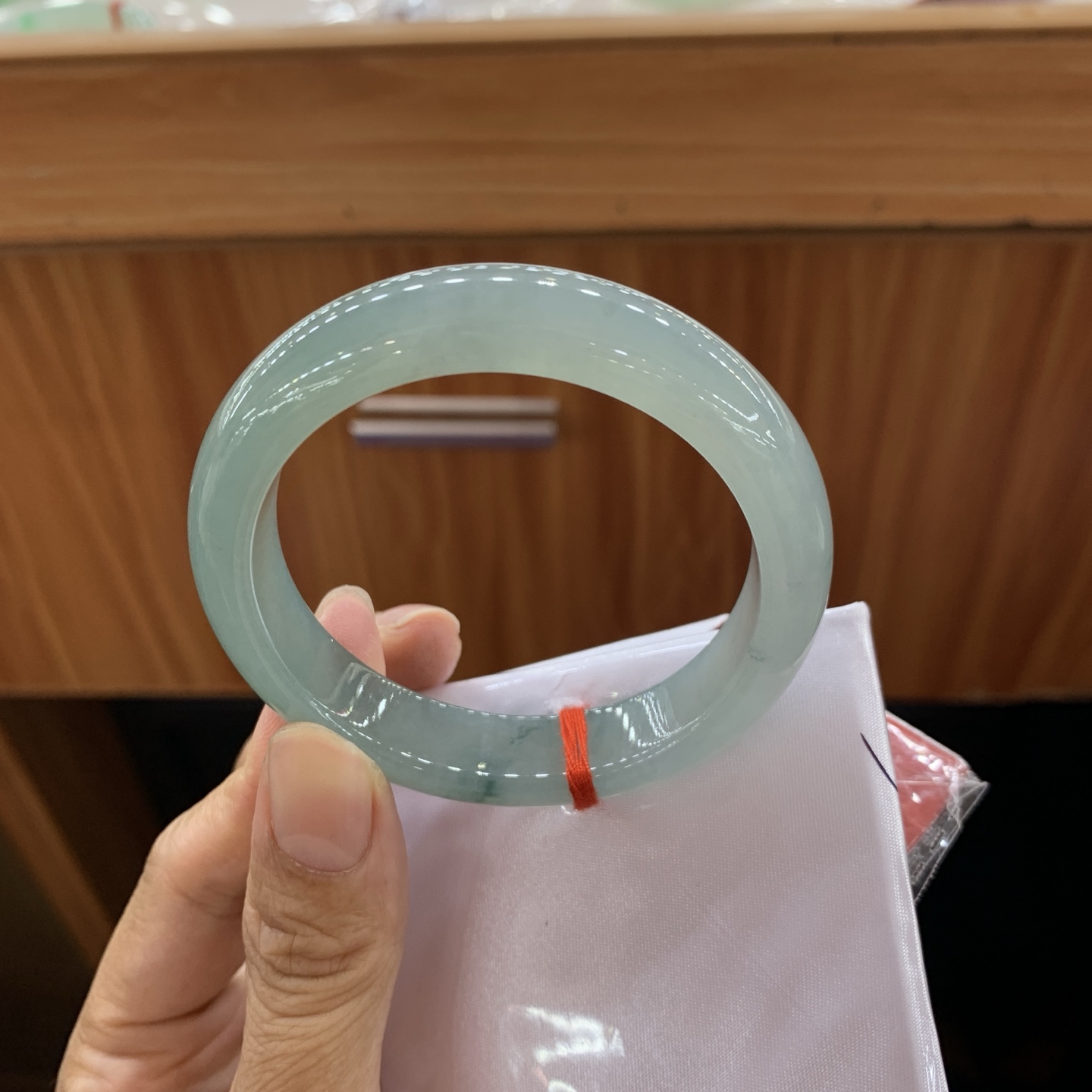 冰蓝正圈翡翠手镯 53.4-12.1-8.1