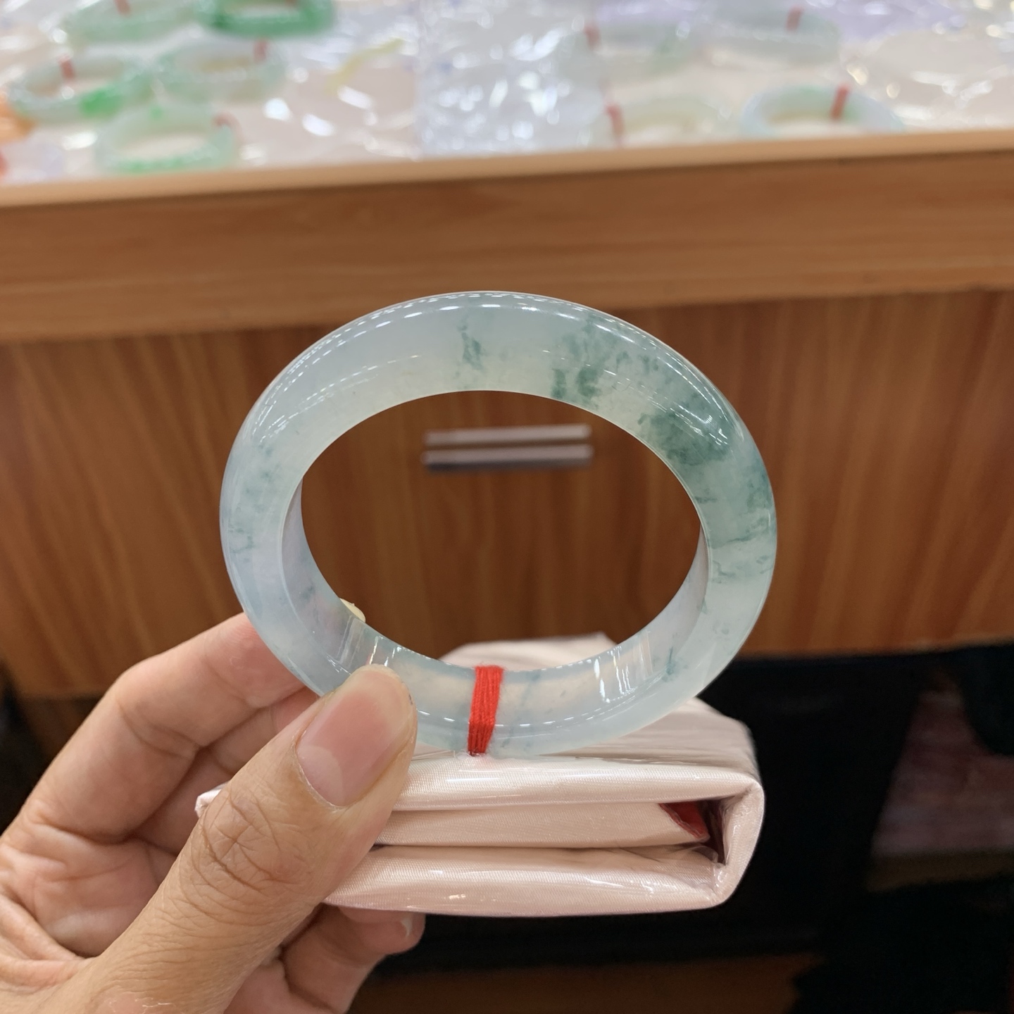 051236CK 飘花正圈翡翠手镯 54.7-12.5-9