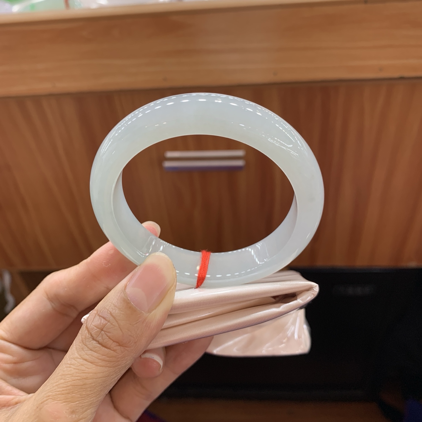 051212MMJ 冰底色正圈翡翠手镯 53.2-12.6-8.3