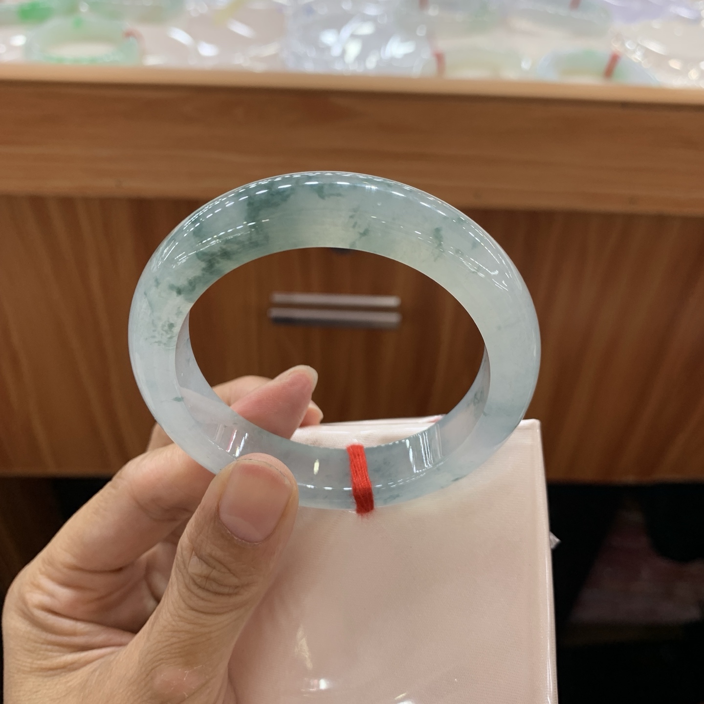 051236CK 飘花正圈翡翠手镯 54.7-12.5-9