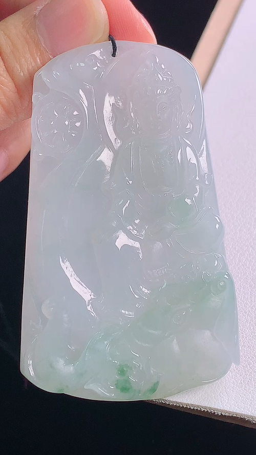 冰飘花普贤菩萨，无裂，尺寸:64.1-39.4-8.3mm 7