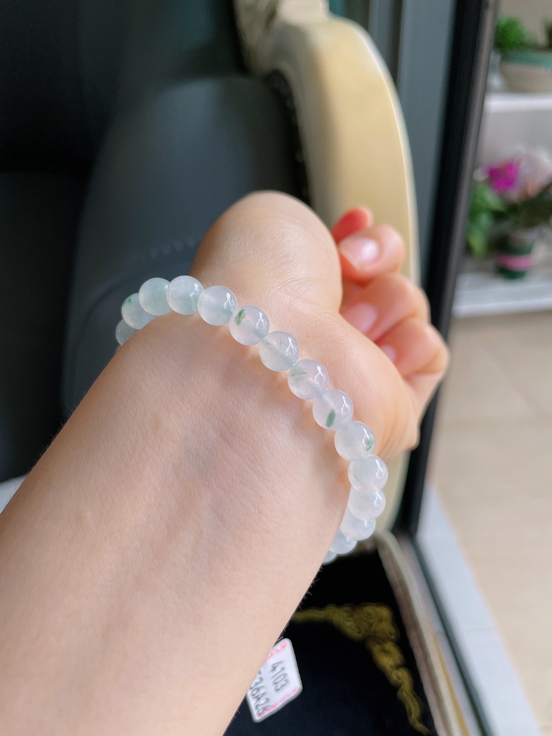 天然翡翠A货，冰飘花手串，尺寸：7mm。【编4103】