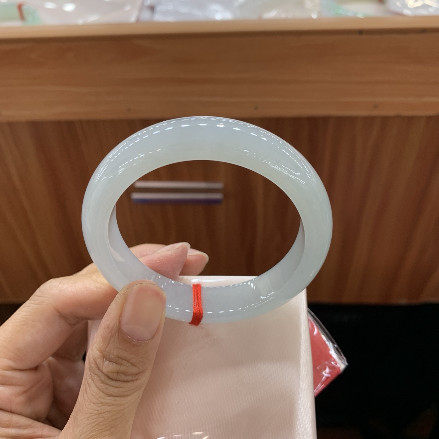 051212MMJ 冰底色正圈翡翠手镯 53.2-12.6-8.3