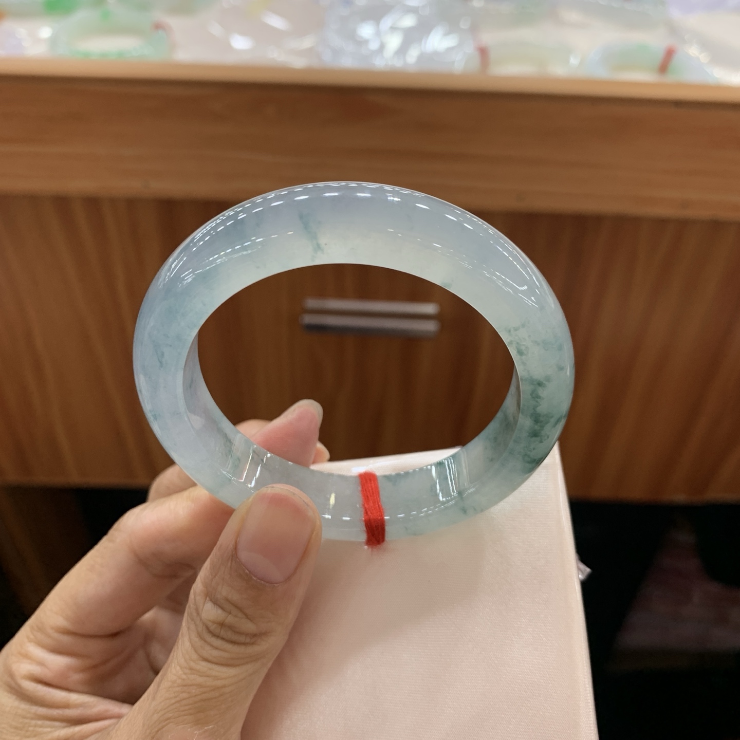 051236CK 飘花正圈翡翠手镯 54.7-12.5-9