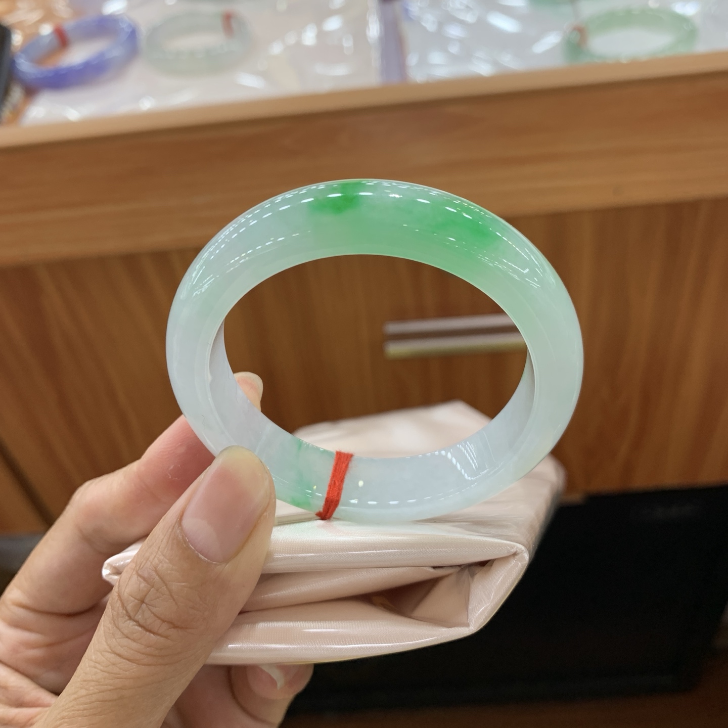 飘绿正圈翡翠手镯 51-12.2-7.8