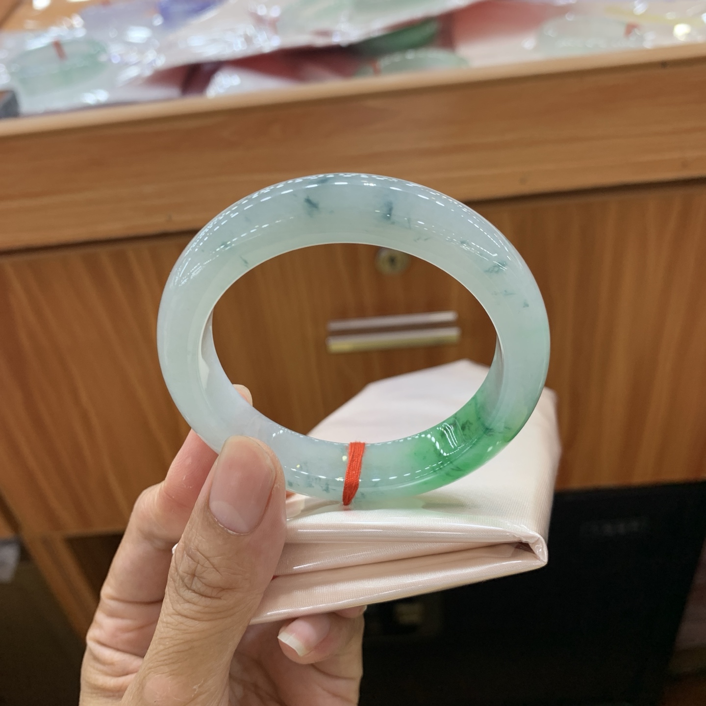 飘绿正圈翡翠手镯 54.6-12.4-9