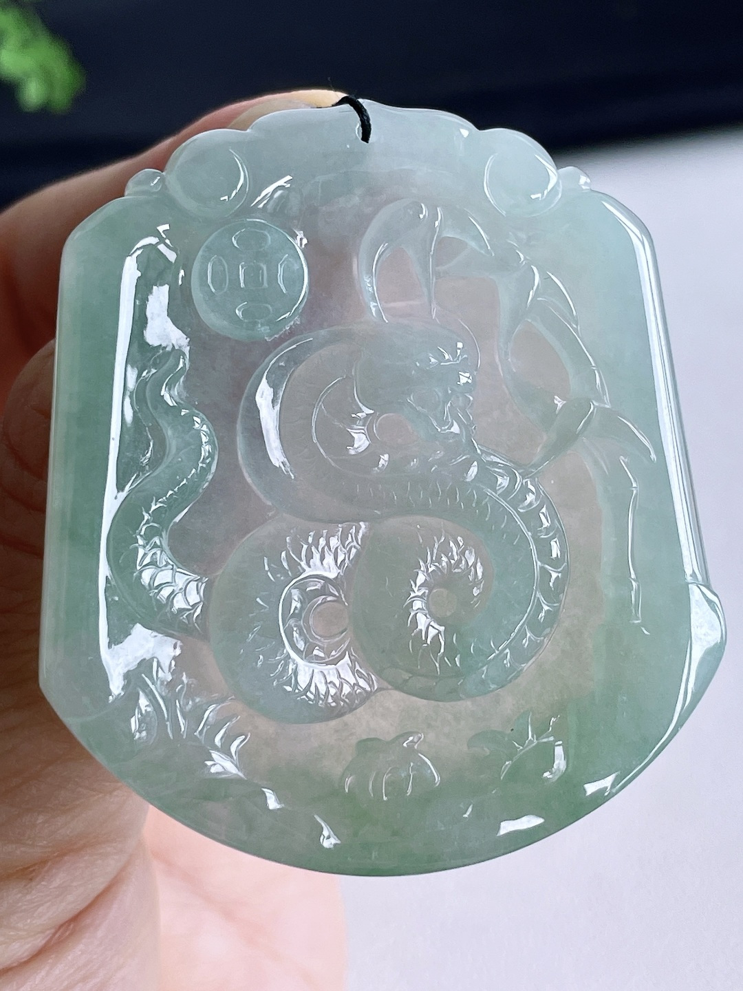 糯冰晴水生肖蛇牌吊坠 说明 说明 缅甸 无裂 性比高 尺寸 52.2-46.2-5.7 重量30.4