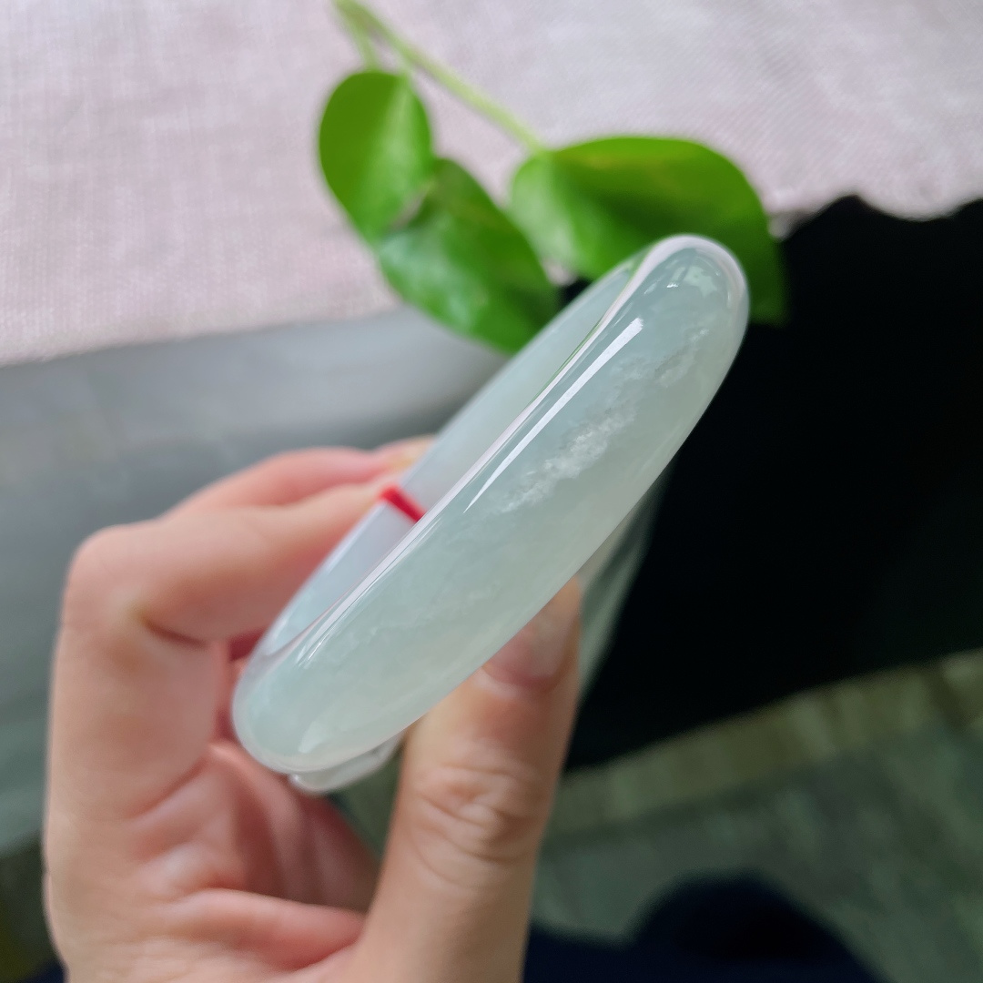 54.8/12.2/8.1，浅绿底正圈，质地水润，干干净净，温柔优雅，晶体，晶体，ss50382a